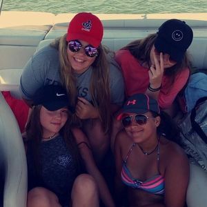 Meet your Posher, Deja